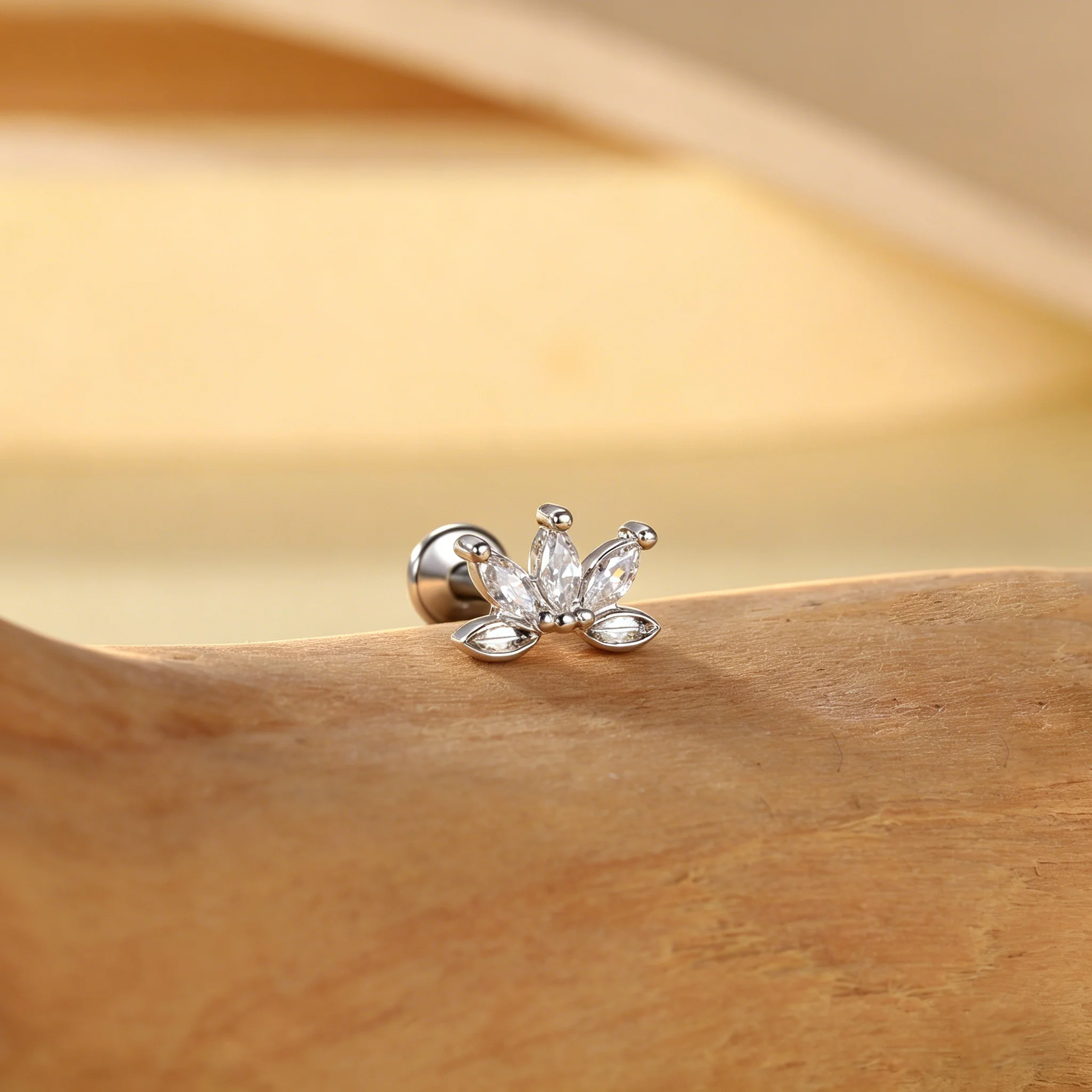 1 Stück Edelstahl Zirkon Ohrstecker mit Innengewinde, Blumen-Labret, Helix Tragus Körperschmuck – Detail 5