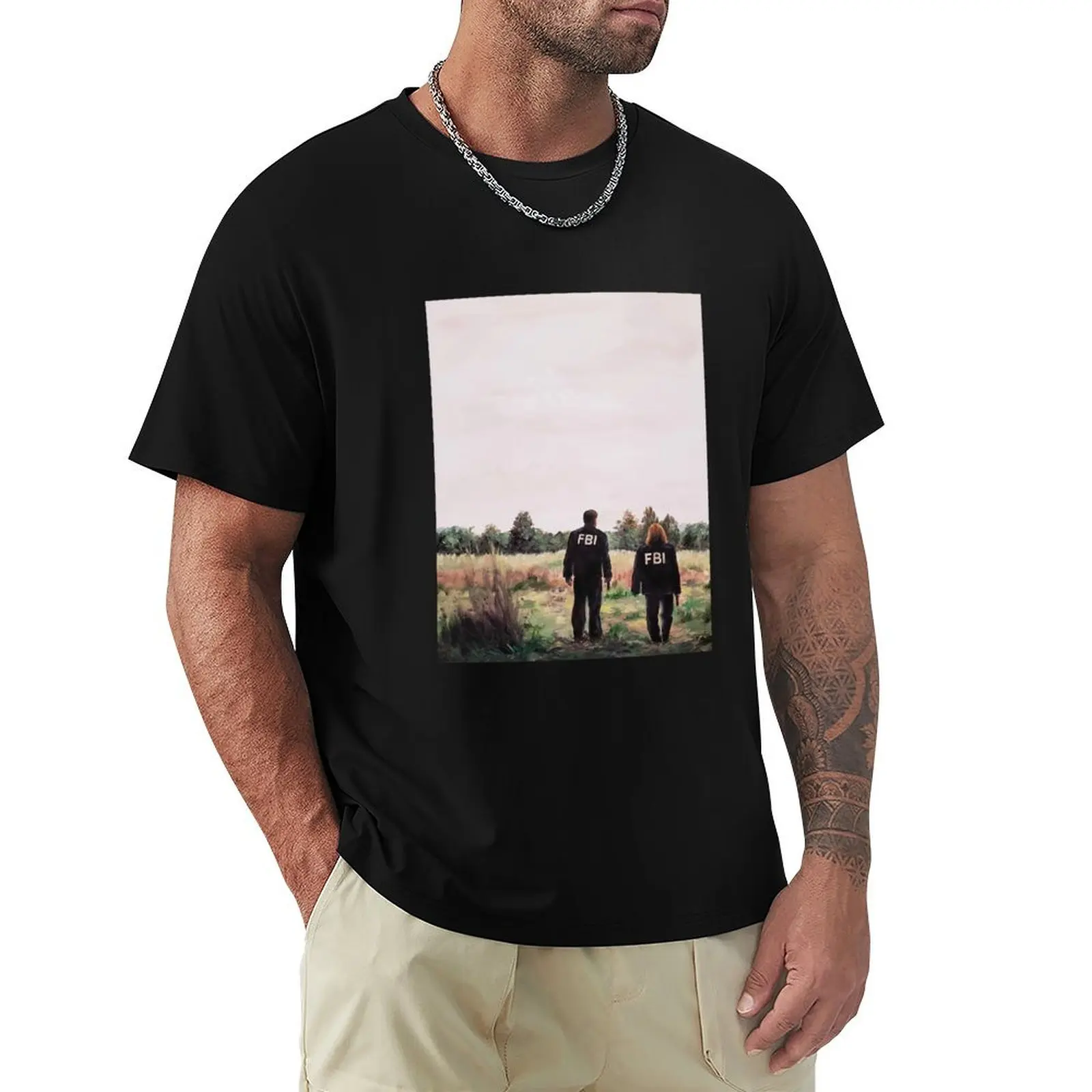Mulder and Scully in FBI Jackets in Field The X Files T-Shirt Anti-Wrinkle Short Sleeve T-Shirt