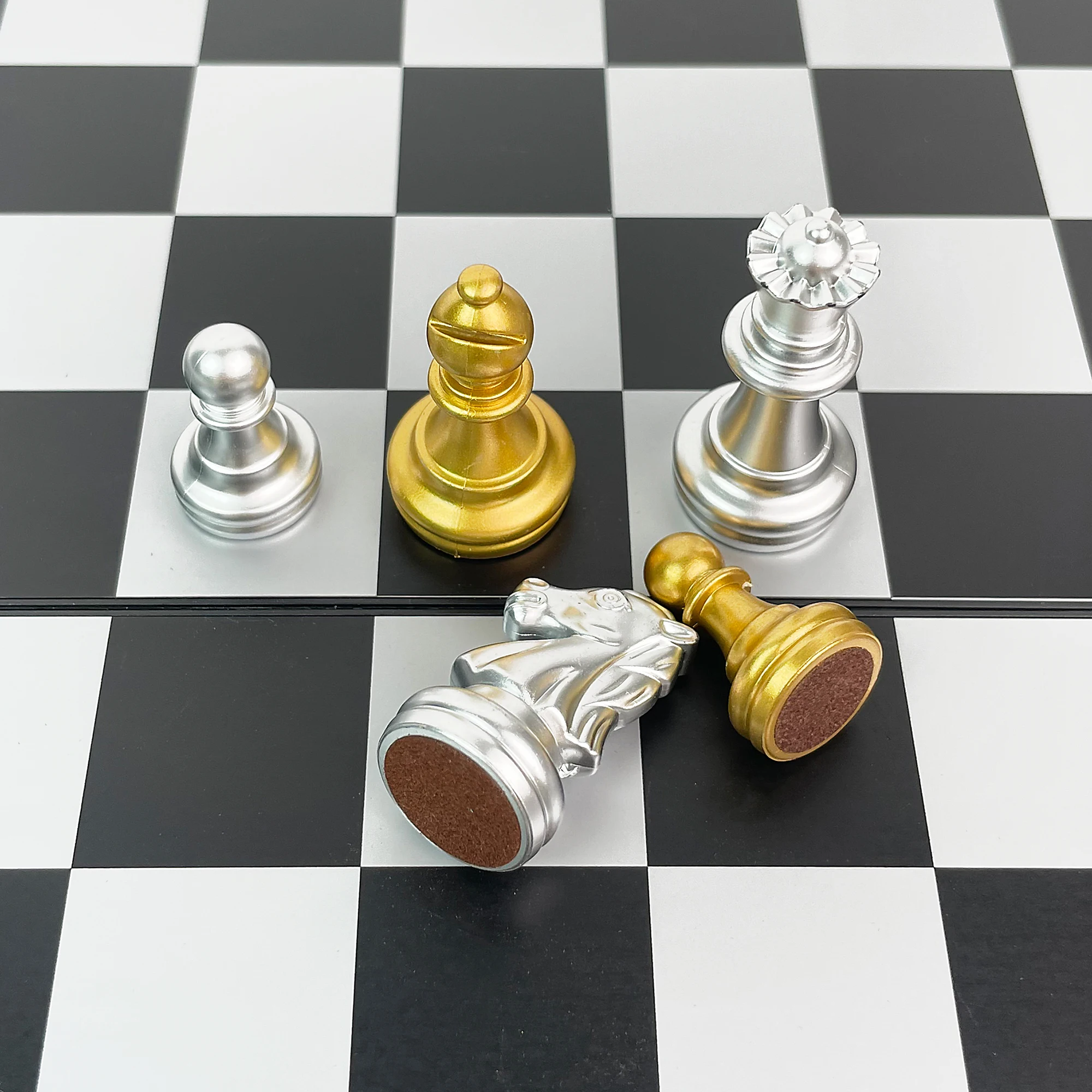 25cm Foldable Magnetic Gold & Silver Plastic Travel Chess Set thumbnail 4