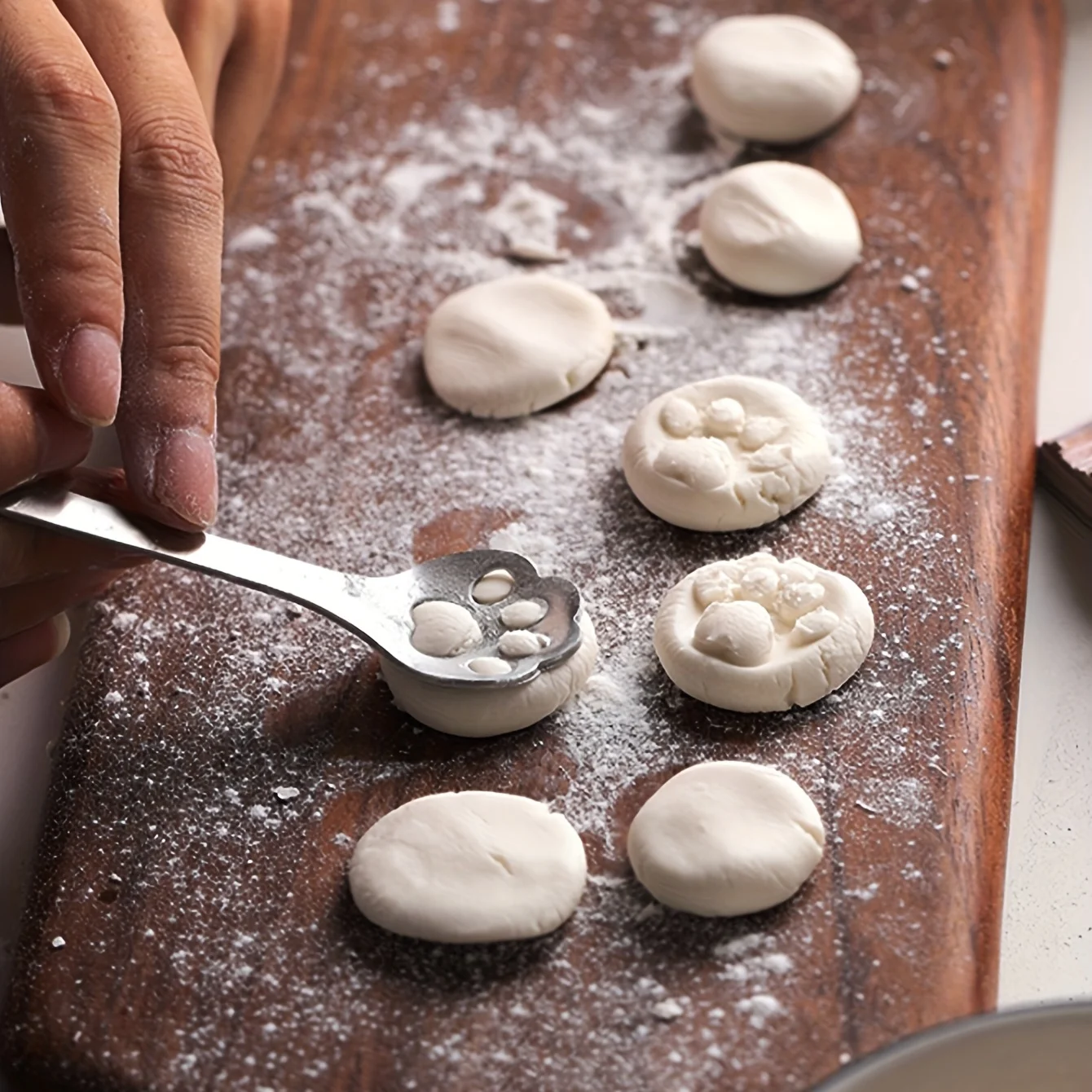 

Stainless Steel Cat Paw Cookie Cutter - Perfect for Coffee, Sugar, and Ice Cream - Ideal Gift for Birthdays and Christmas
