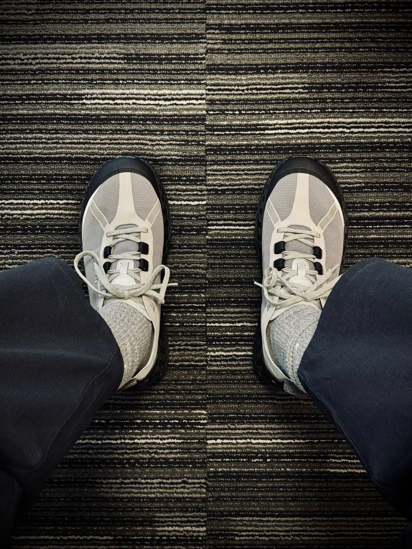 Mens Professional Running Shoes Marathon Race Training Shoes Mens Multi-color Non-slip Wear-resistant Sneakers