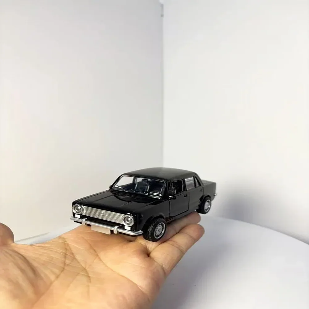 

1:36 модель автомобиля из сплава, металлическая модель автомобиля, маленькое украшение автомобиля