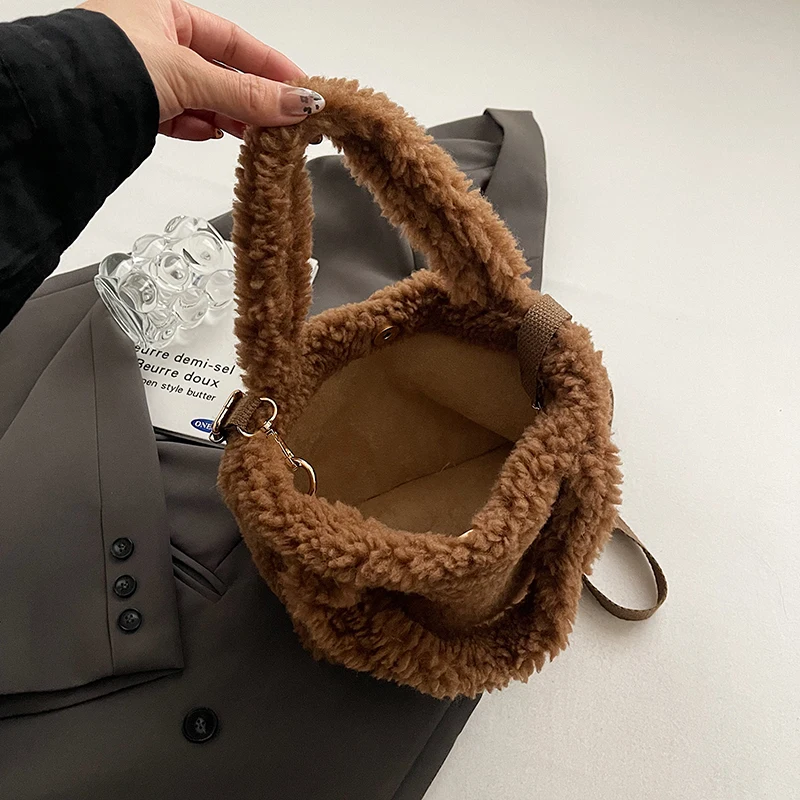 2024 Winter Lamb Woolen Handbag Women\'s Bag Designer Bucket Plush Handbag Fashion Casual Shoulder Messenger Bag Female bolsas