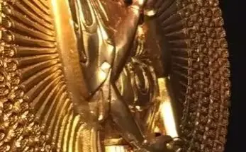 

19-дюймовая непальская старинная бронзовая статуя с позолоченной росписью лица, 1000-руких Гуаньинь Будда, на лотосовой платформе с подсветкой, для молитвенного зала