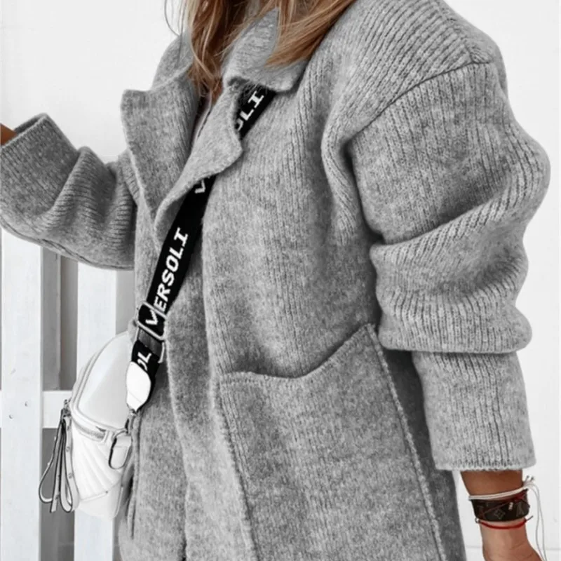 سترة نسائية عصرية جديدة بلون سادة للخريف والشتاء سترة فضفاضة غير رسمية للتنقل بأكمام طويلة وجيب كبير