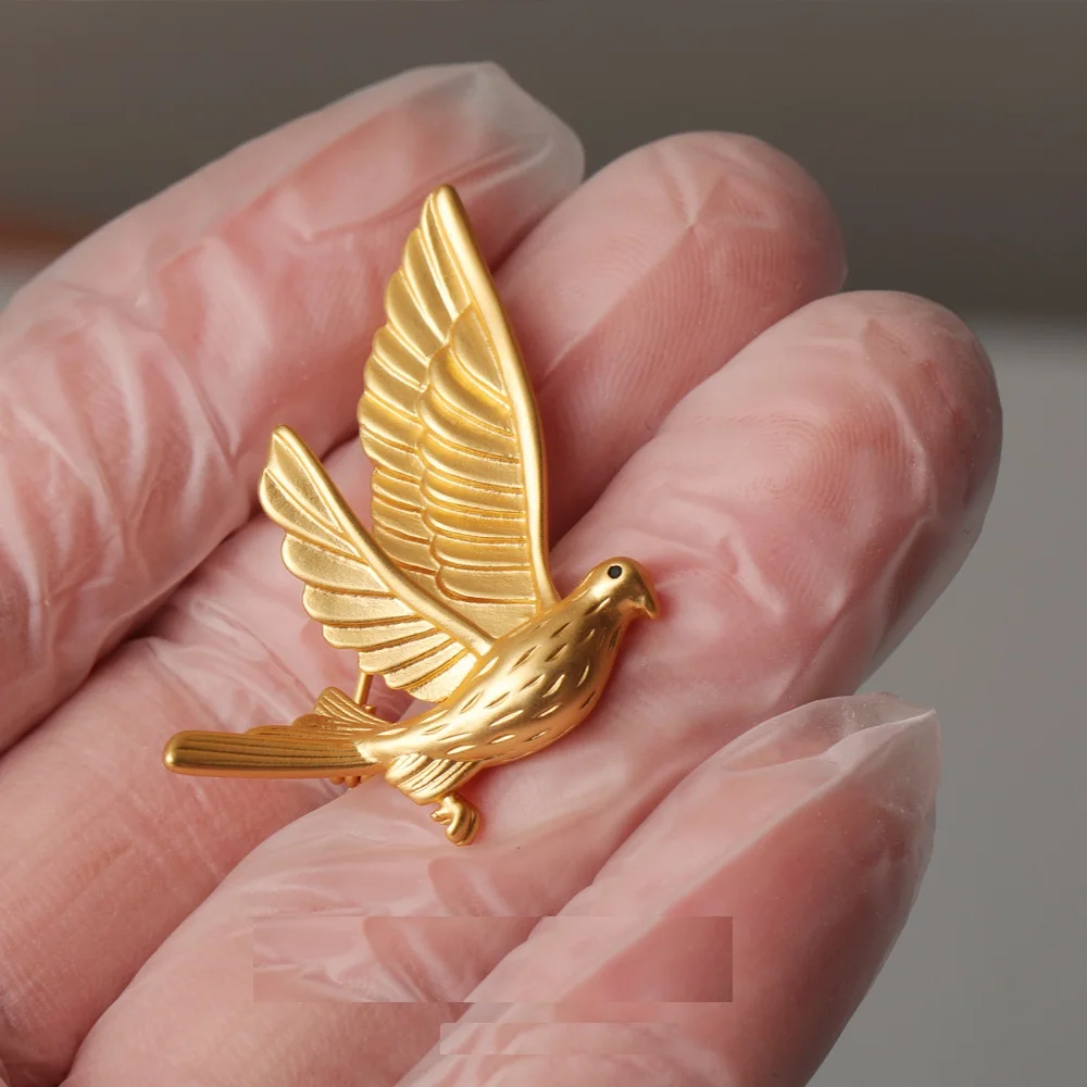 

Gold Plated Peace Dove Brooch,Minimalist Animal Bird Brooch for Women Men Clothing Decoration Lapel Pins