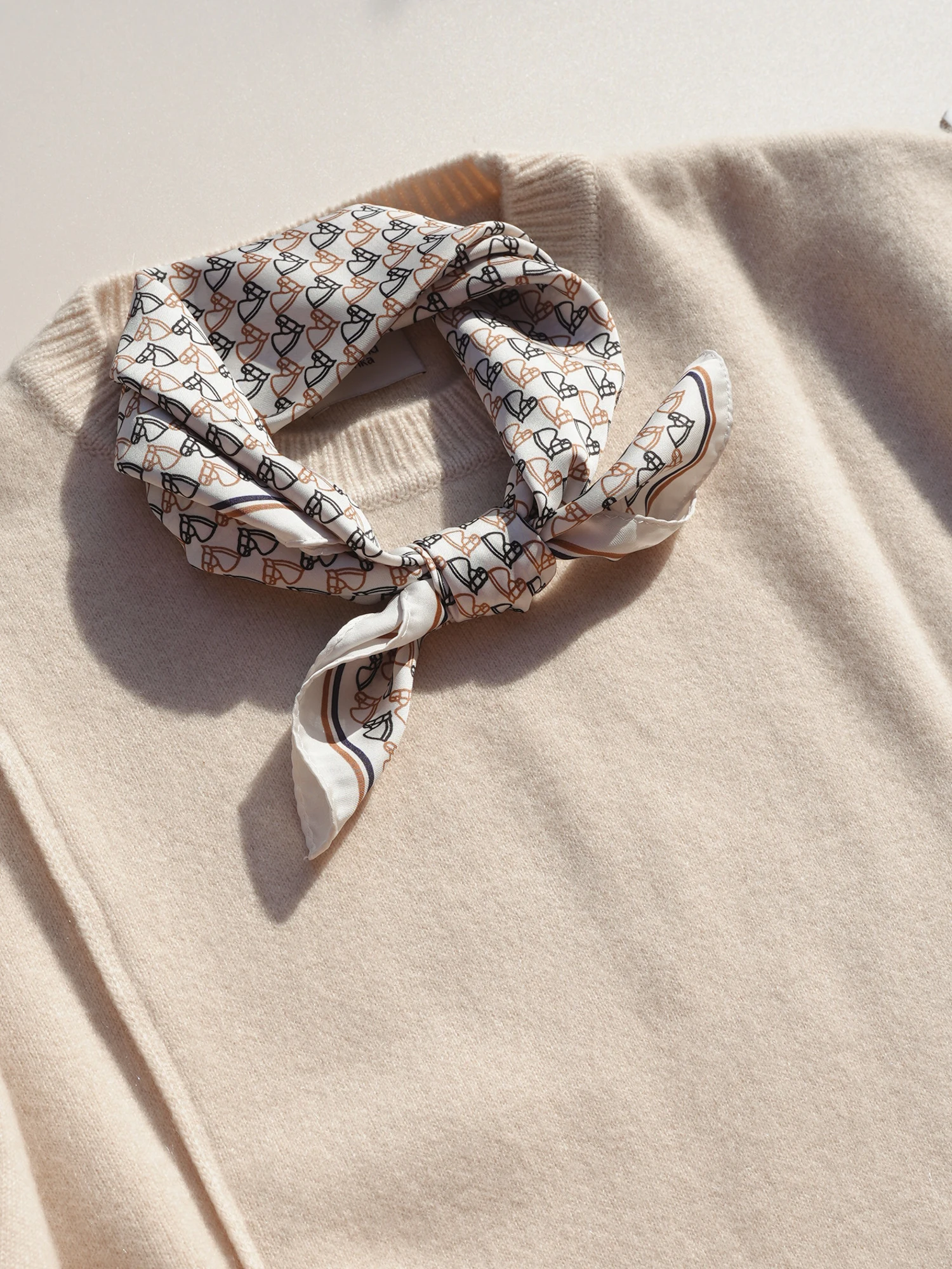 

Versatile Classic Geometric Unisex Spring Summer New Style Large Square Scarf Headscarf Korean Style Polyester Fiber Scarf