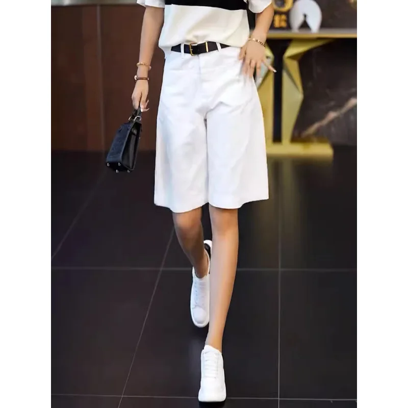 شورت نسائي صيفي رفيع عالي الخصر للتخسيس واسع الساق فضفاض أنيق أبيض بخمس نقاط