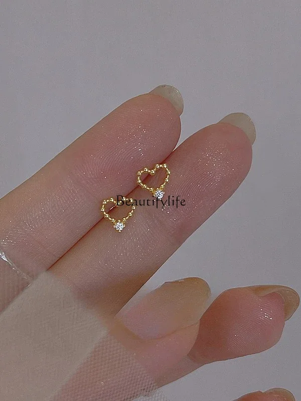 

S925 Sterling Silver French Cute Beanie Love Heart Stud Earrings Japanese and Korean Mini Peach Heart Small Diamond Earrings