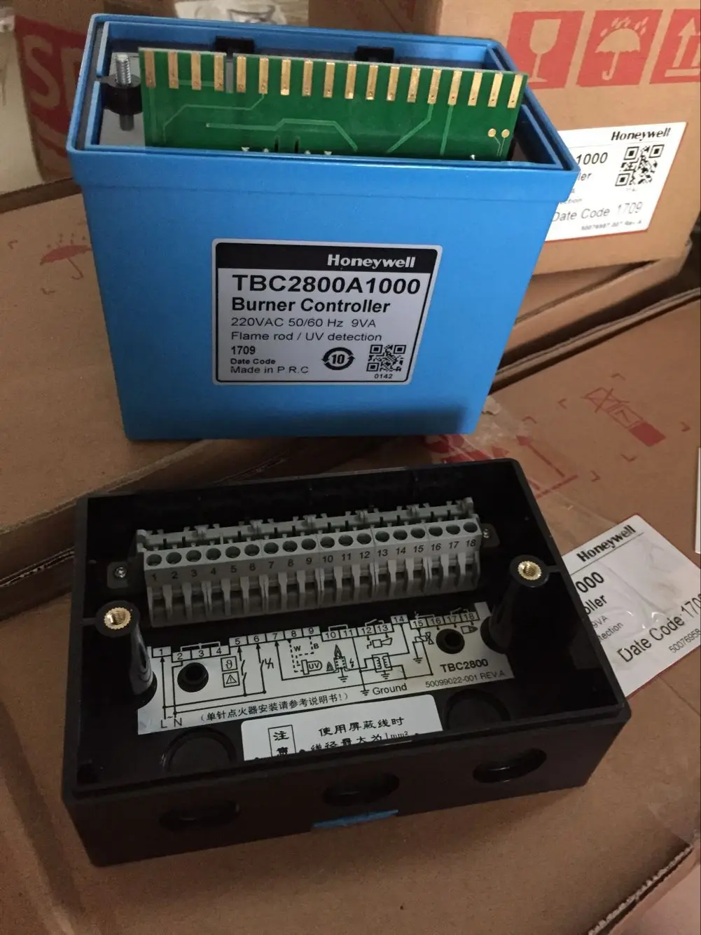 Combustion safety controller TBC2800A1000