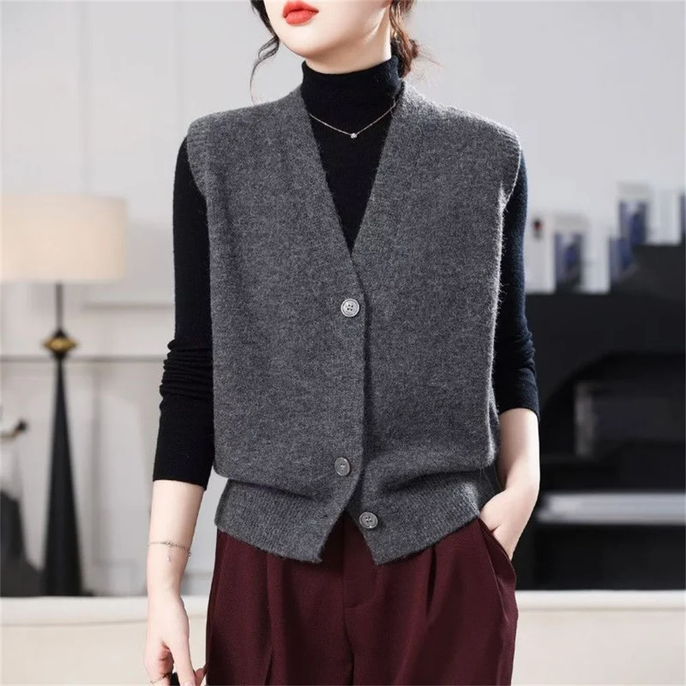 Autumn Winter Knit Sweater Vest Korean Design Elegant Vest Tops Fashion And Simple Women's Knitted Vest Casual Sleeveless Tops
