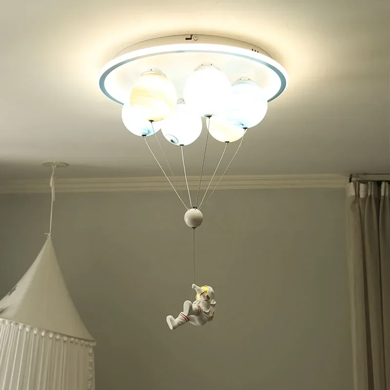 مصباح غرفة الأطفال لرائد الفضاء، مصباح سقف غرفة النوم، مصباح غرفة الصبي المبتكر الحديث والبسيط