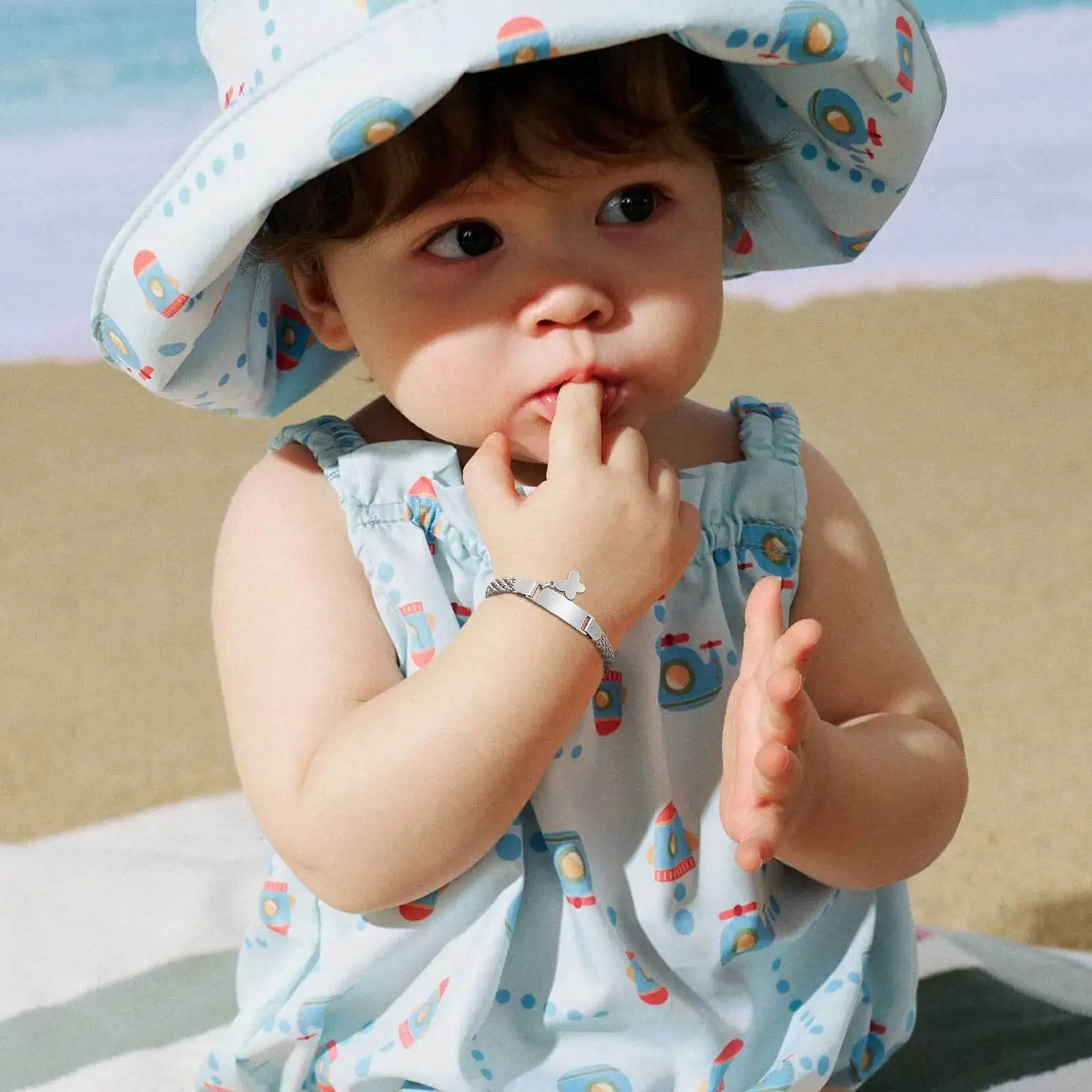 Vnox ฟรีที่กําหนดเองสร้อยข้อมือเด็กสําหรับชายและหญิง, สแตนเลสข้อความป้ายโบว์จี้สายคล้องสร้อยข้อมือเครื่องประดับ