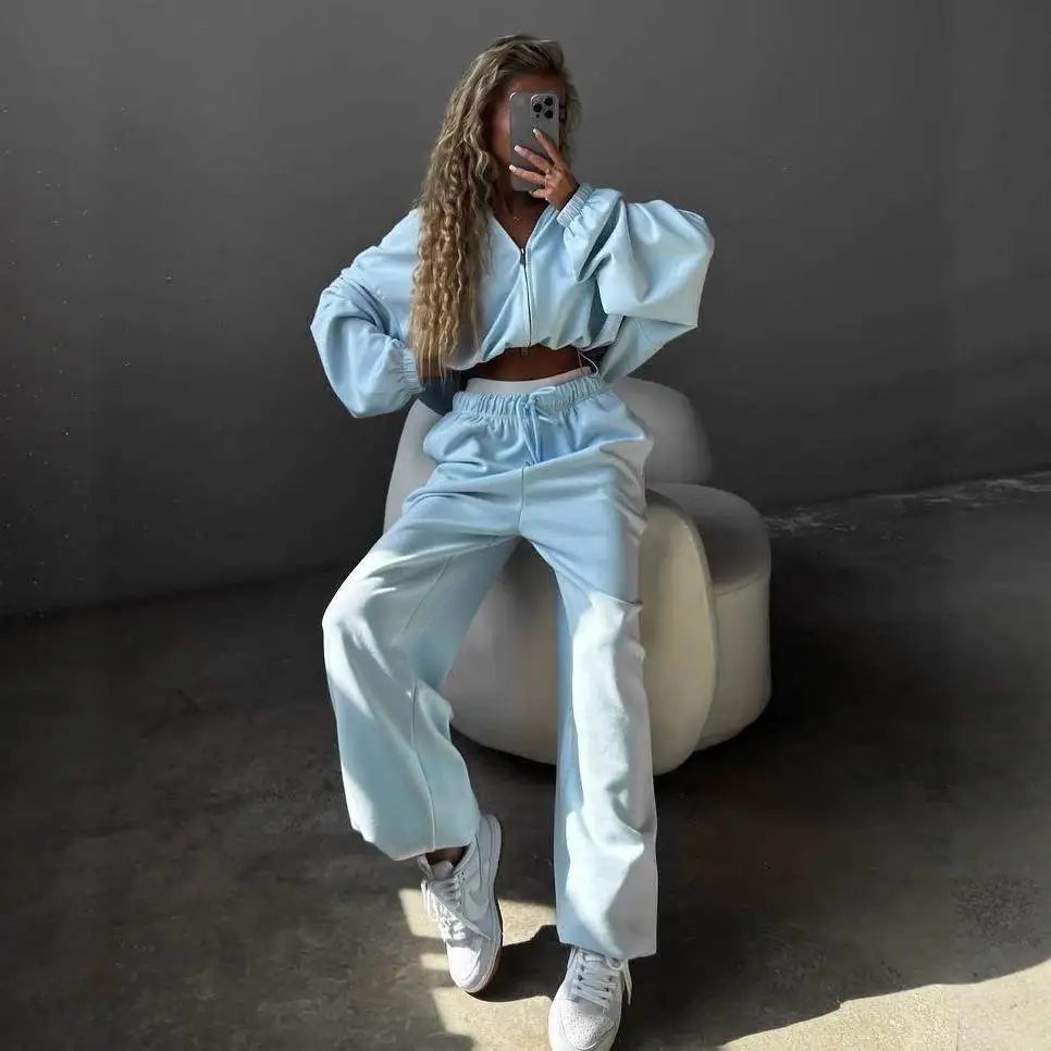 

Повседневный уличный стиль: женский комплект с капюшоном и длинными рукавами, эластичные брюки, костюм-двойка, удобный, дышащий, из ПВХ-материала, на молнии