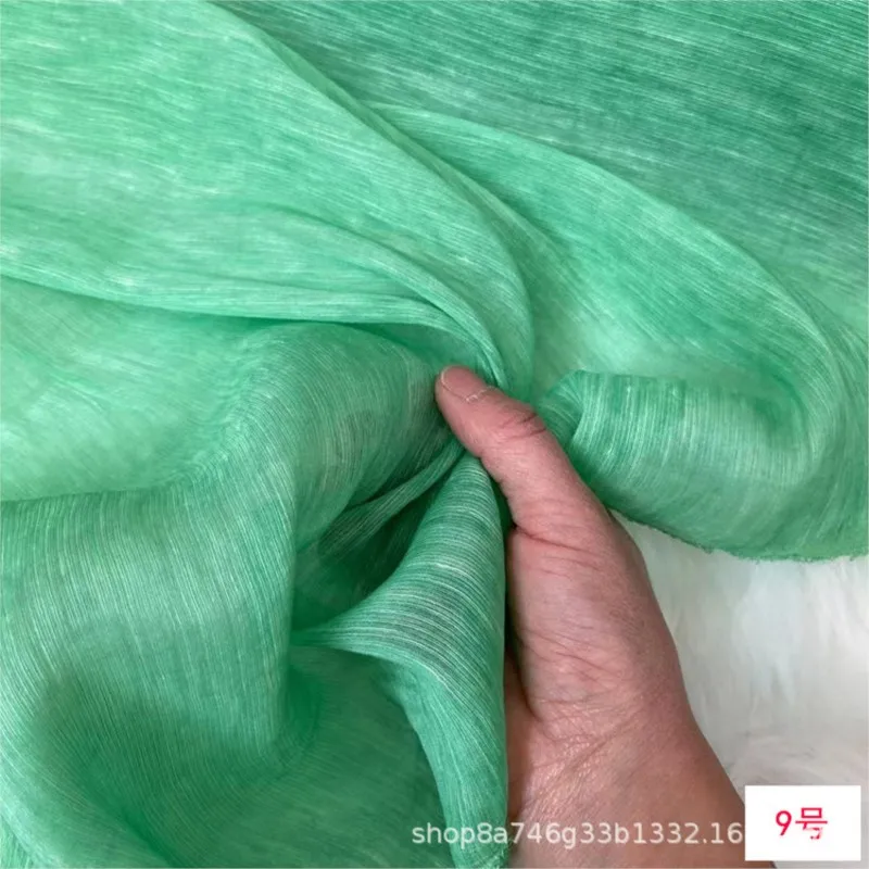 ผ้าไหมลินินย้อมสีธรรมชาติแบบกว้างพิเศษ ผ่านกระบวนการผัดและผสม สำหรับเสื้อเชิ้ตชุดกี่เพ้า