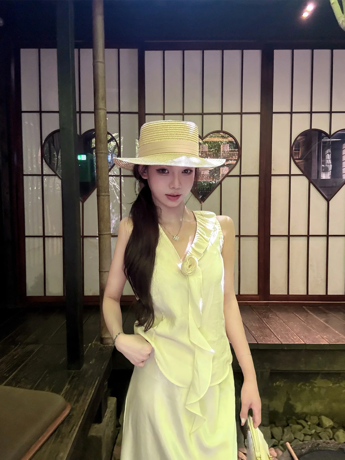 

Женский летний топ EU Svel с вышивкой, утягивающий талию, с цветочным принтом, из дышащей модальной ткани, с V-образным вырезом, повседневный