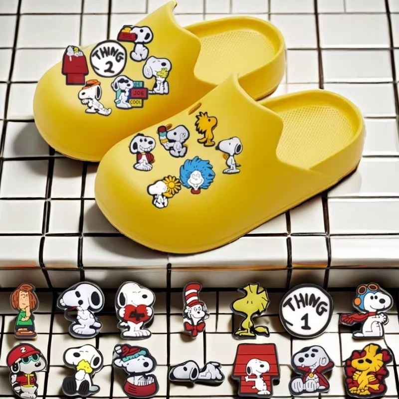 Miniso Hot Sale Snoopy Shoe Charms Cartoon Clogs Sandals Kawaii Dog Charlie Brown Diy Pvc Shoe Charms Aceessories Kid Gifts