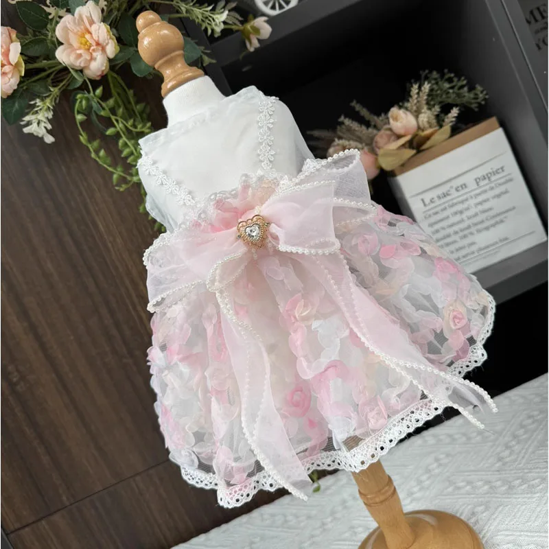 Imagem -02 - Vestido Princesa para Cães Pequenos e Médios Roupa Rosa Fina Fios de Renda Artesanais Laço de Flores Roupas de Festa Moda Cachorrinho Verão