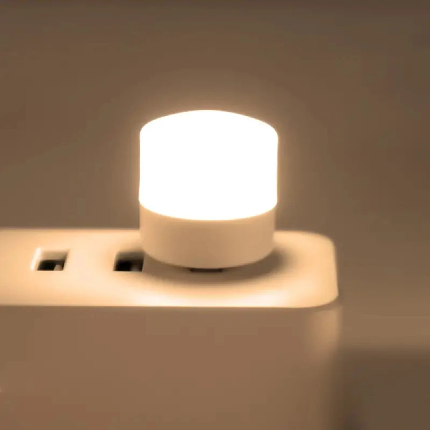 Energy-saving Hhaimai USB Night Light, Soft Glow, Bedside Sleep, Computer Use, Power-saving Led Light, Charging Treasure. Dad