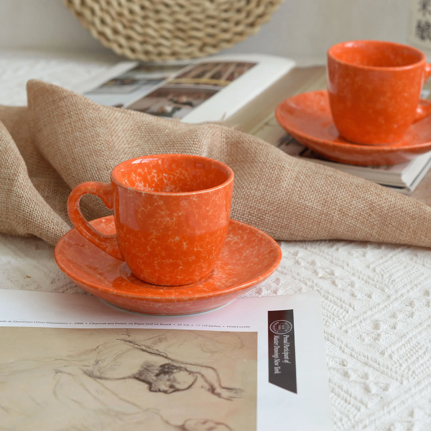 Оранжевая керамическая кофейная чашка, набор тарелок в корейском стиле, креативные однотонные наборы блюд, красивая кружка для послеобеденного чая с наборами тарелок Оранжевая керамическая кофейная чашка, набор тарелок в корейском стиле, креативные однотонные наборы блюд, красивая кружка для послеобеденного чая с наборами тарелок