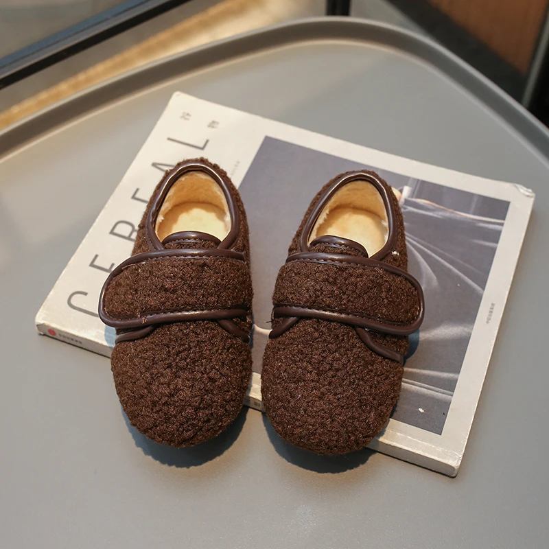 Scarpe invernali per bambini classiche semplici ragazze scarpe di cotone causali moda calde e soffici scarpe mocassino piatto per bambini punta tonda
