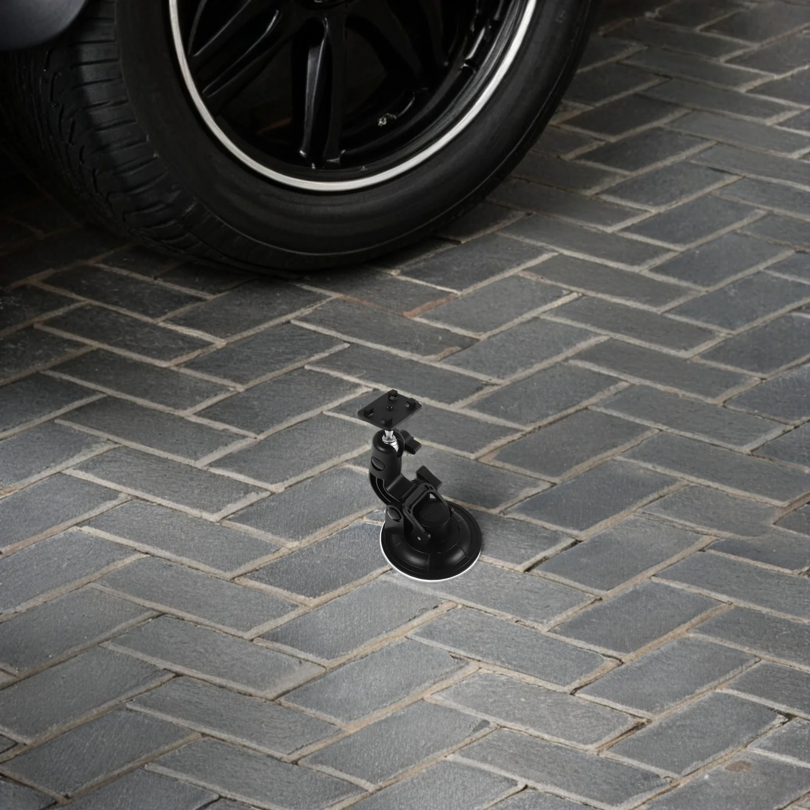 

Universal Windshield Car Mount Suction Cup Phone Holder Tablet Holder Adjustable Viewing Angle Cellphone Stand