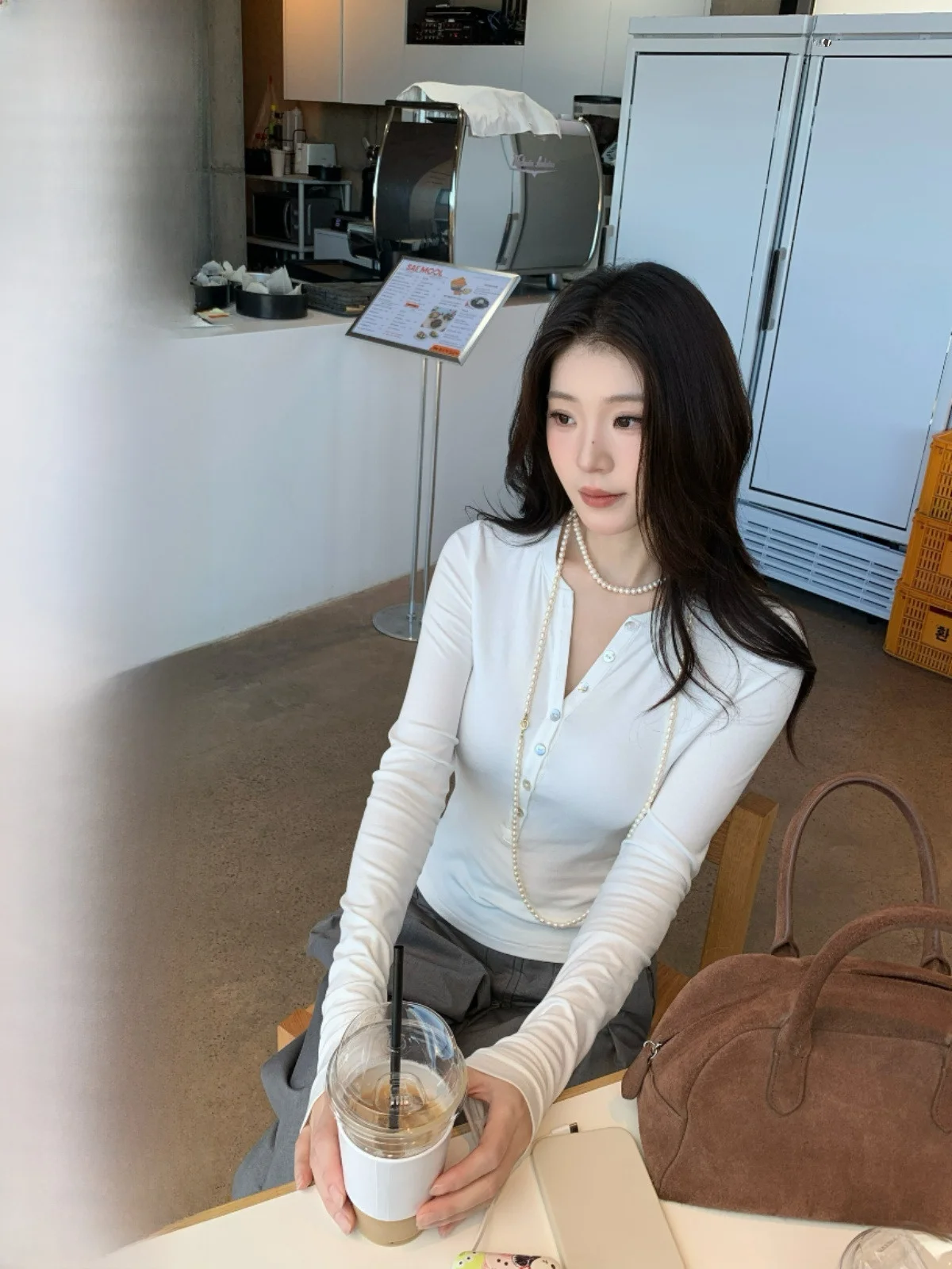 

Облегающая трикотажная футболка Base irt, женская футболка с воротником-стойкой на пуговицах, осенняя модная одежда больших размеров, длинный топ све