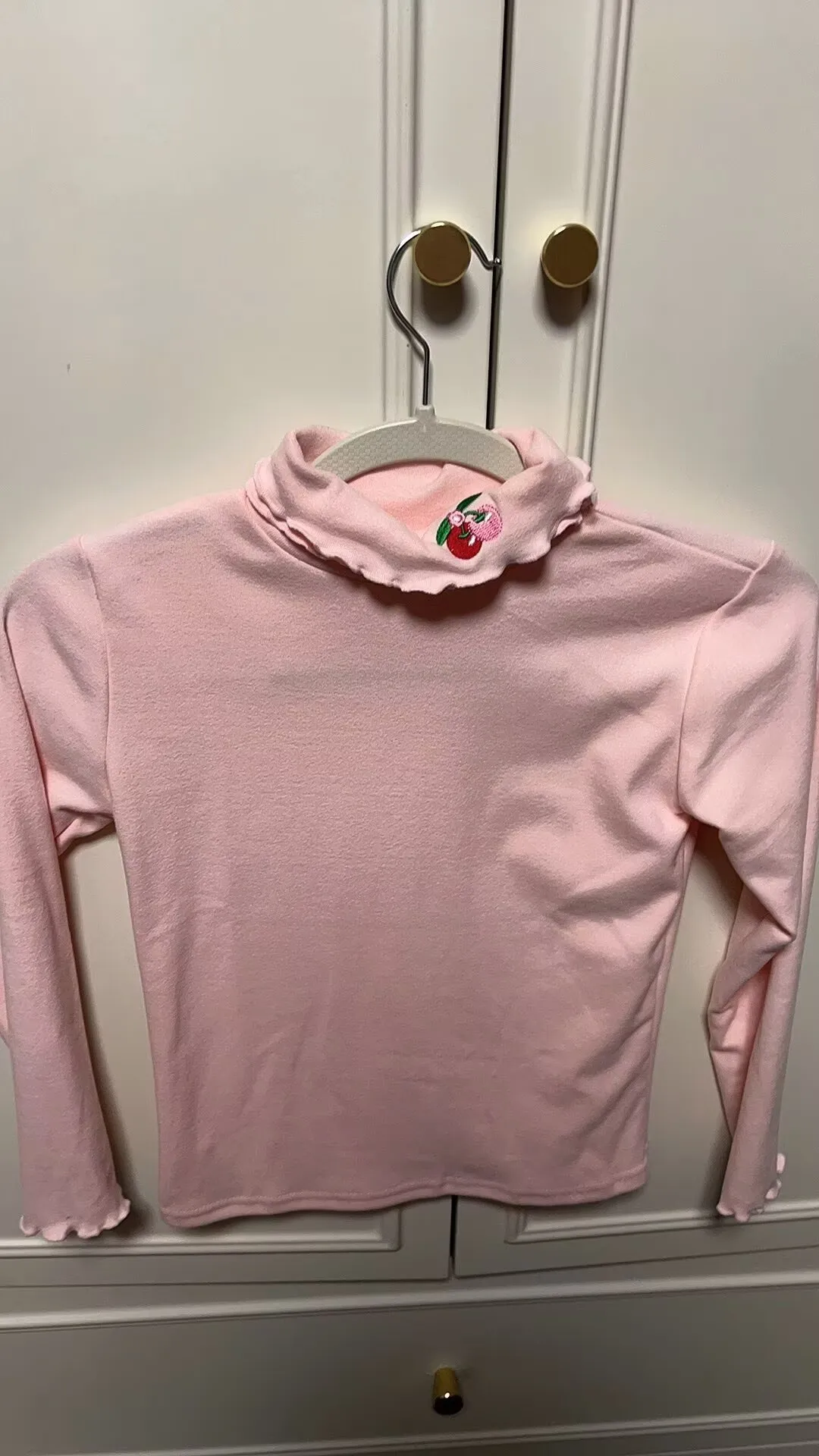 2026 Autumn Girls Fashion Cute Embroidery Cherry Long Sleeve Soft Warm T-shirts Kids Turtle-neck Casual Tee