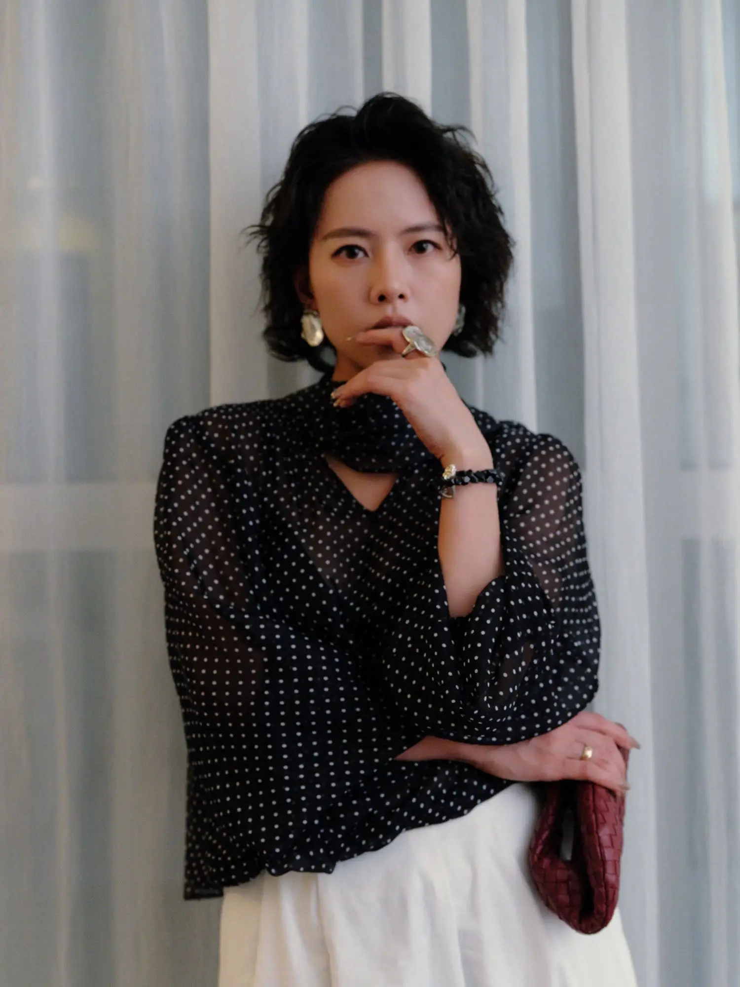 

Модная женская шелковая рубашка с длинным рукавом в мелкий горошек, белая с черными полосками, деловая повседневная рубашка от Wei