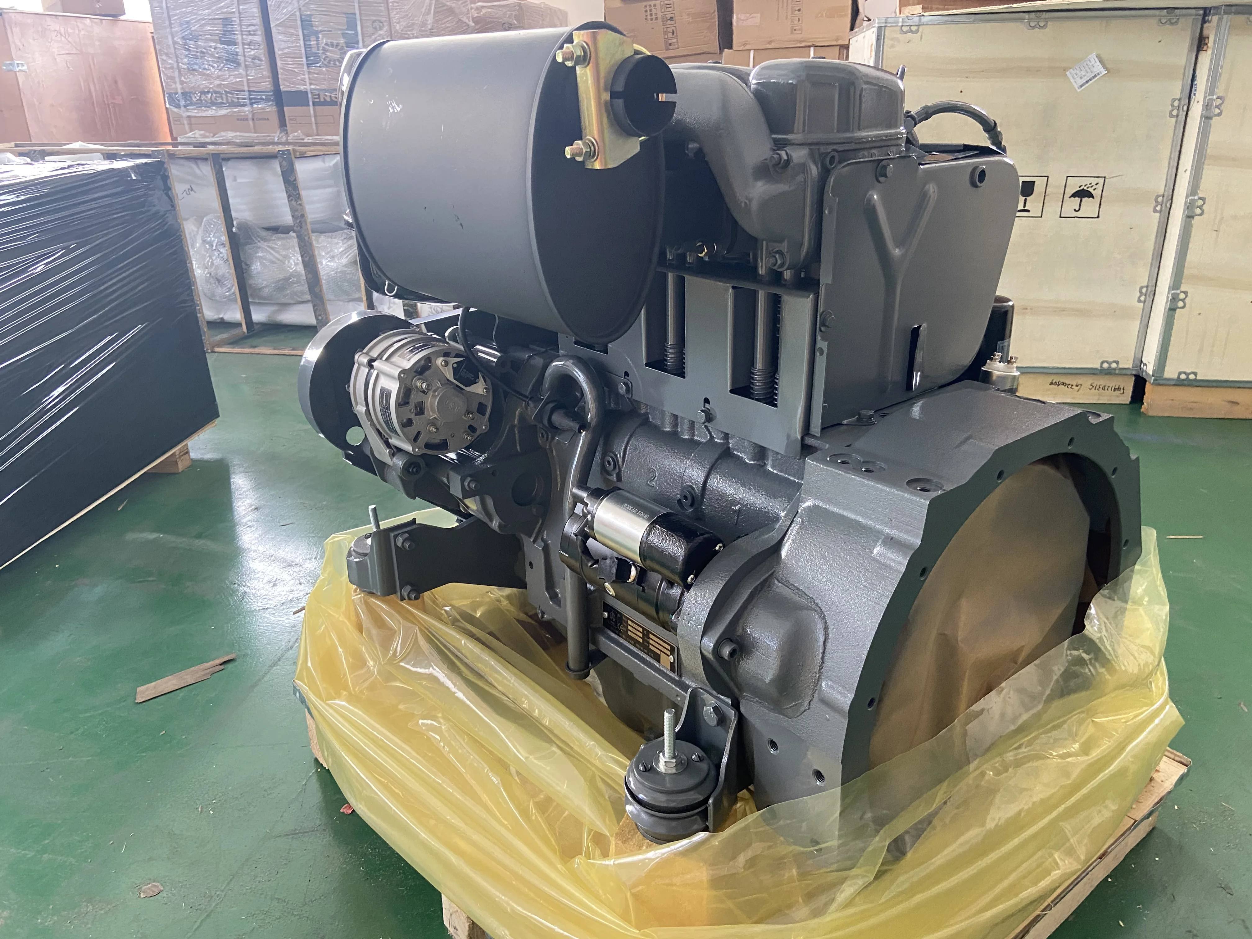 محرك 40 حصان 3 أسطوانات محرك تبريد الهواء F3L912 للبيع