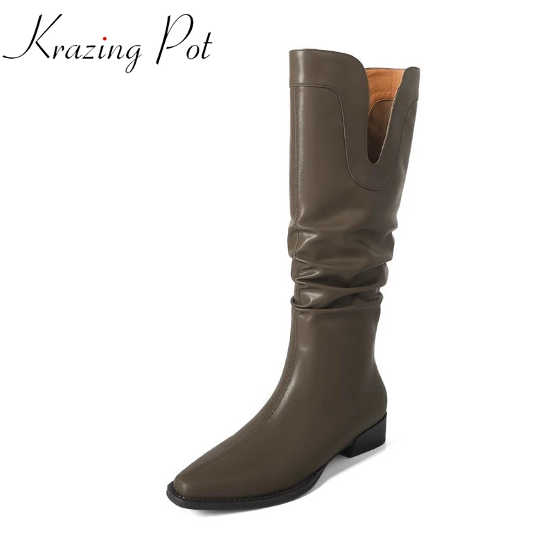 

Krazing Pot Cow Leather Round Toe Low Heels Winter Keep Warm Riding Boots Fashion Daily Wear Pleated Decoration Knee High Boots