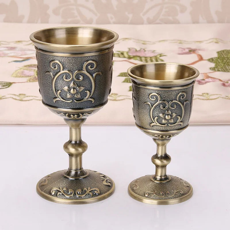 

European Style Metal Wine Cup Vintage Engraving Flower Goblet Drink Cup for Party Wedding Graduation Anniversary