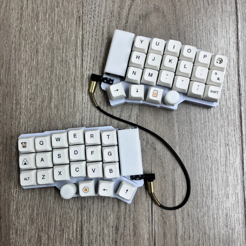 

Silakka44 Wired Split Keyboard Customized Single Mode Hot Swap Knob Support Qmk/Vial RP2040 Ergonomic Gaming Split Keyboard DIY