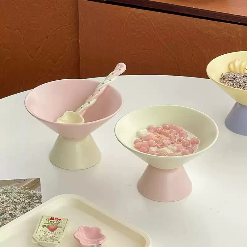 Two-tone Ceramic Footed Dessert Bowl 340ml High Stem Ice Cream Bowl Fruit Salad Yogurt Serving Bowl Cute Twisted Spoon Tableware