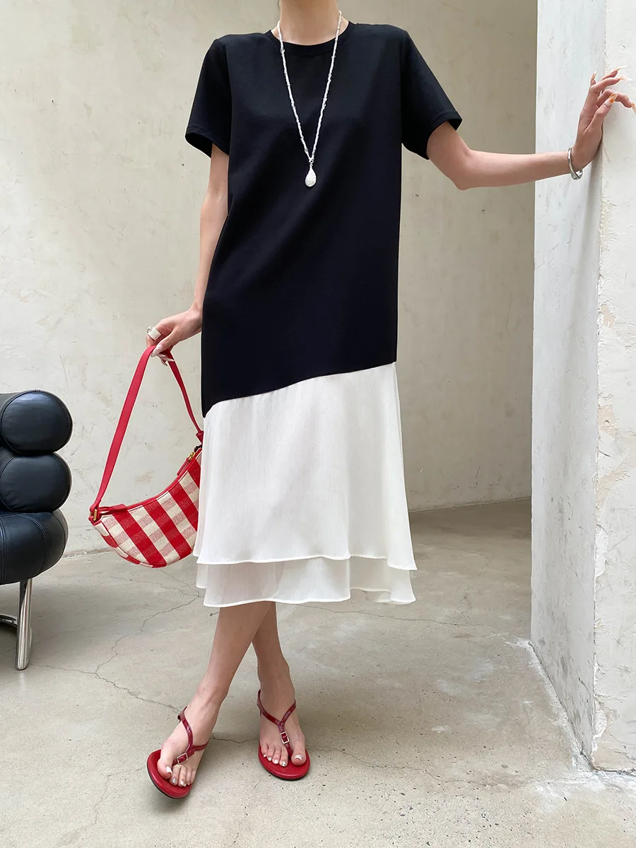 Sommerliches Damen-T-Shirt-Kleid in unifarbenem, modischem, unregelmäßig geschnittenem, lockerem und schlank machendem Design. – Detail 5