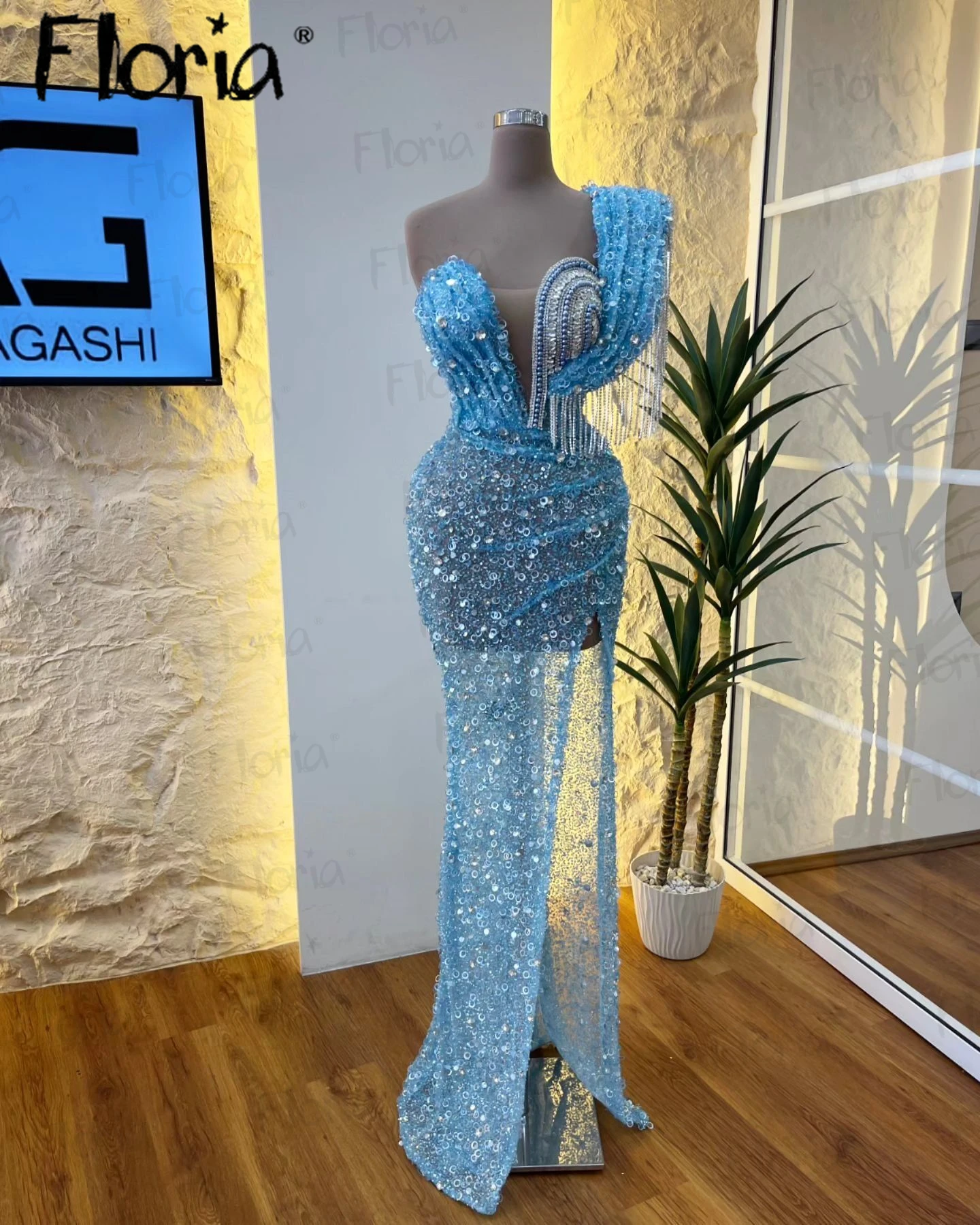 Blue Sparkly Cocktail Dress Illusion Mermaid Beading Party Gowns Dubai Wedding Events Gowns One Shoulder Tassel Crystals Dress