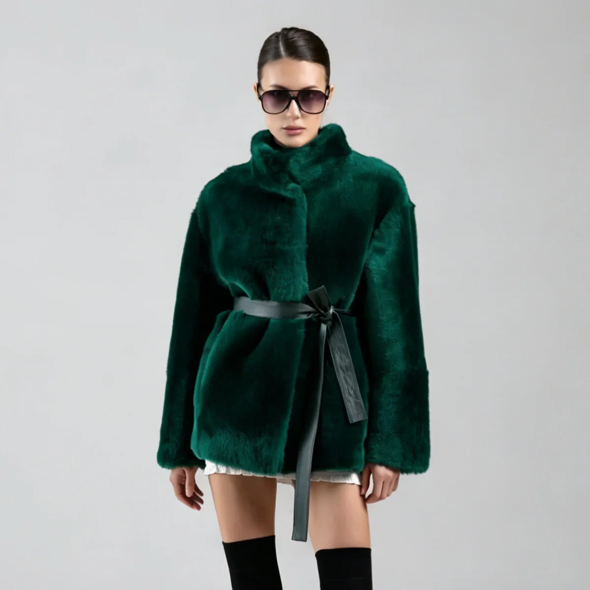 IG 2026 Lady's New Winter Solid Color Single-Piece Leather Fur Coat: Comfortable and Warm, High-Quality for Outdoor Commuting