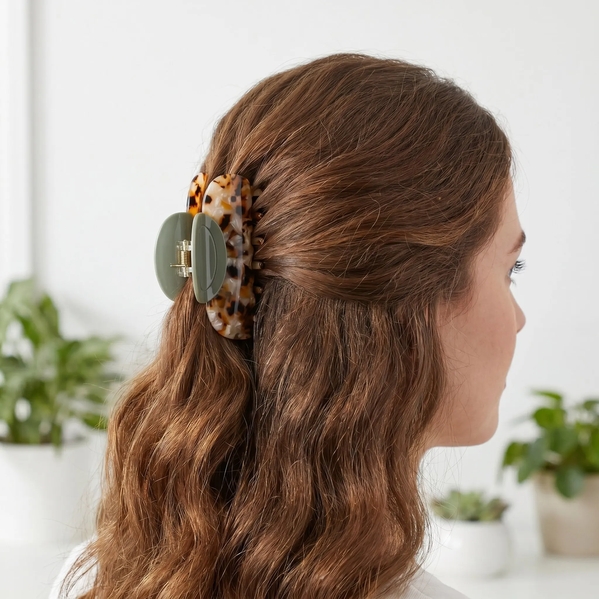 Large French Plastic Claw Clip for Women Tortoise Shell Hair Claw Clip Extra Large for Thick Curly Long Hair Updo