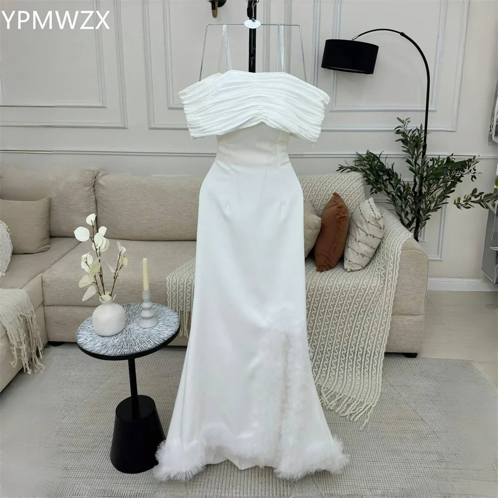 Abito da sera personalizzato Occasioni formali per feste da donna YPMWZX Gonne lunghe fino al pavimento con sirena con spalle scoperte Piume arricciate su misura