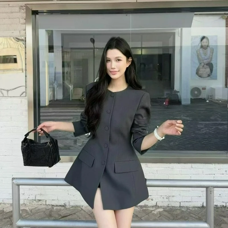 

Высококачественная темпераментная женская куртка с v-образным вырезом, уменьшающая возраст, осень 2026, новая популярная корейская версия, утягивающее пальто с талией