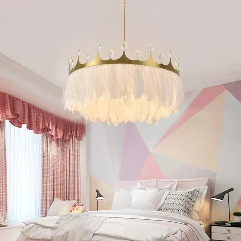 Nordic Bedroom Pendant Lights White Feather Lustre Warm Princess Kids Room Crown Chandelier Lamp Suspension Luminaire Lighting