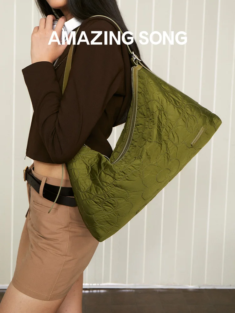 

Amazing Song bubble bag