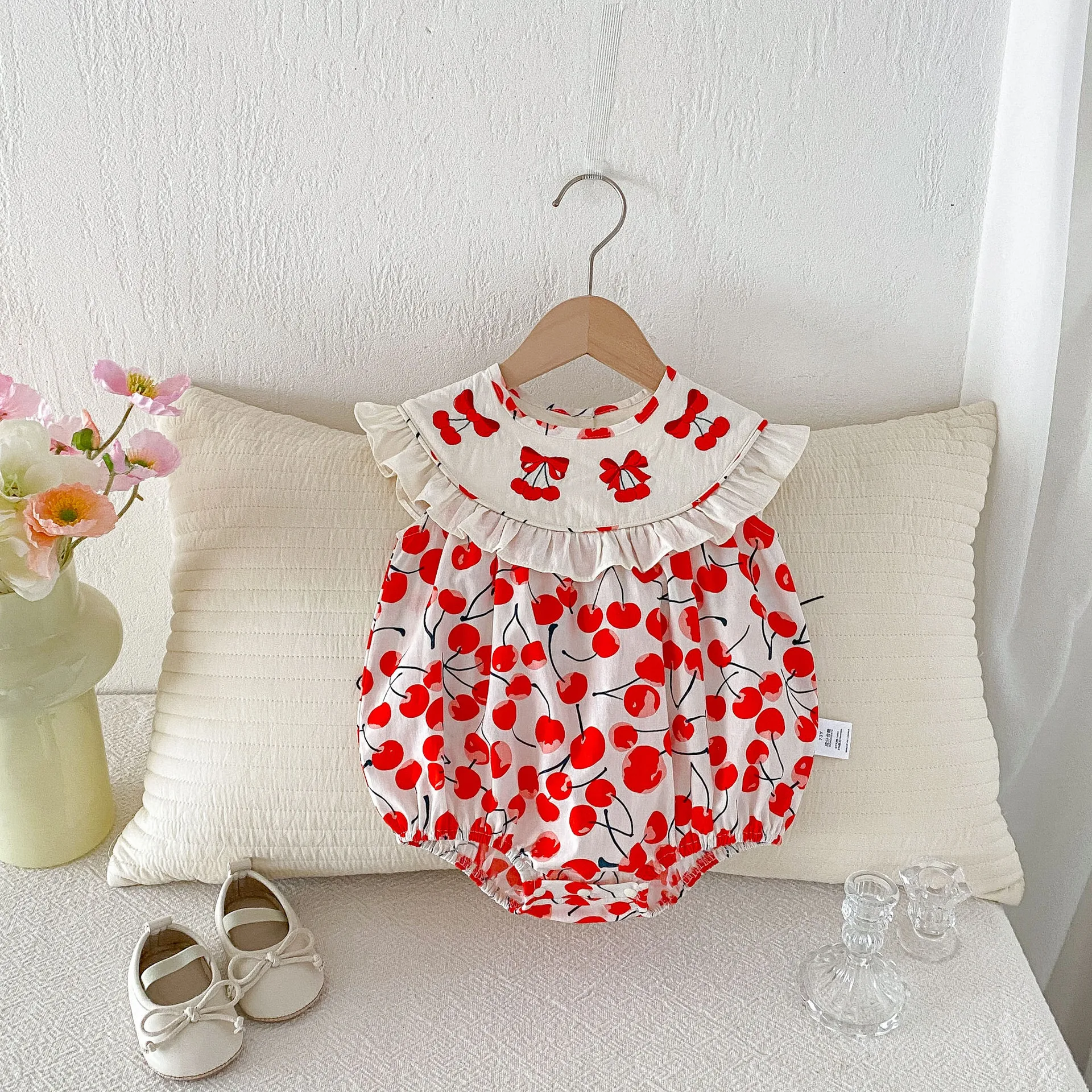 

2026 Summer Baby Sleeveless Bodysuit 0-24M Sweet Newborn Baby Romper Thin Cotton Cherry Print Infant Girls One Piece Clothing