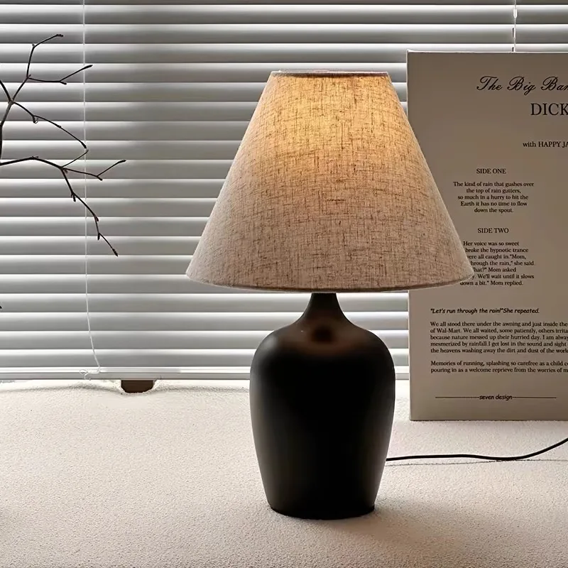 

Прикроватная лампа в американском стиле ретро, настольная лампа, теплая и романтическая комната для спальни, индукционная декоративная настольная лампа для домашнего отеля