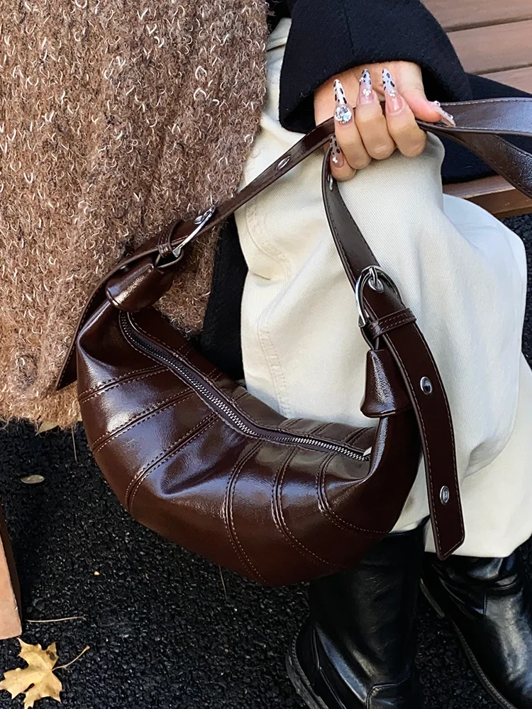 sac-bandouliere-tendance-grande-capacite-pour-femme-nouveau-style-2026-en-forme-de-corne-de-vache-sac-d'ete-a-une-epaule-sac-boulette-a-la-mode