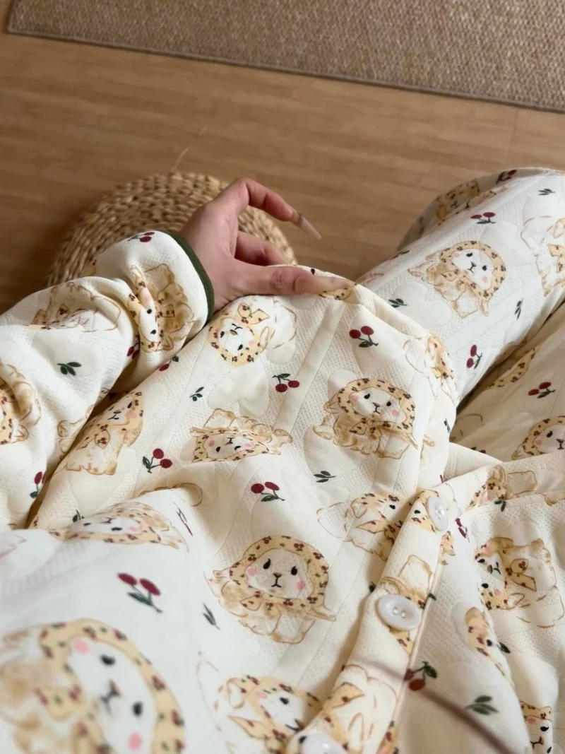 

Комплекты пижам из сатина для женщин: теплые, мягкие, уютные плюшевые пижамы с пушистой текстурой, зимние, из плотного вельвета, комфортные, термо.