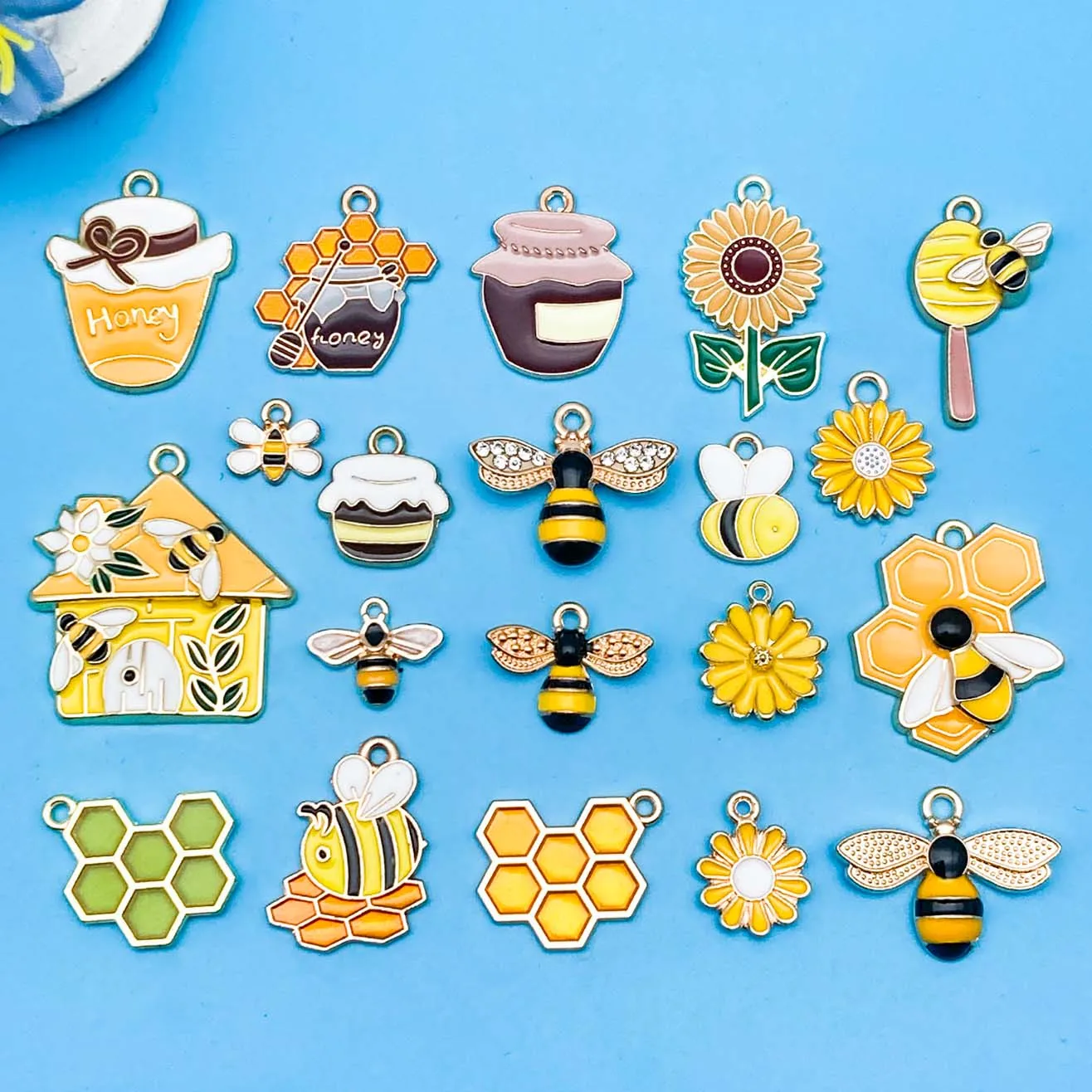Mix 5/20pcs Enamel Drip Oil Bee Series Fashion Pendant Acces
