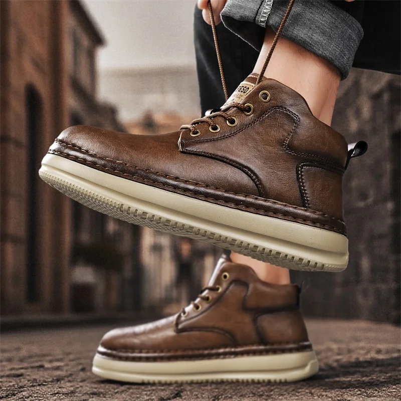 Sapatos casuais masculinos feitos à mão retrô de cano alto, botas vintage ultraleves com cadarço elegantes, tênis ao ar livre para uso diário de primavera e outono, sapatos masculinos de tamanho grande preto cáqui