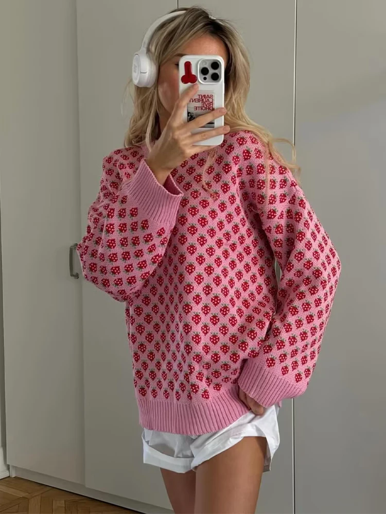 

TRAFZA Women Fashion Versatile Round Neck Long Sleeve Strawberry Jacquard Sweater Female Elegant Sweet High Street Warm Sweater