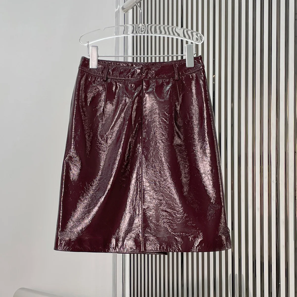 High Quality Women Burgundy Glossy Midi Skirt Solid Color Straight Mid‑Length Skirt lyt127023